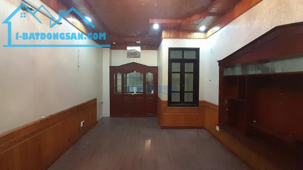 Bán gấp nhà Phố Chợ Đôn, Vĩnh Niệm, Lê Chân. 6,3 tỷ, 60m2, vị trí KD.