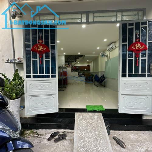 Hàng Thơm nhà liên khu 4.5 gần chợ Bình Thành hẻm 6M xe tải đỗ cửa 44m2,2 Tầng 2 tỷ5