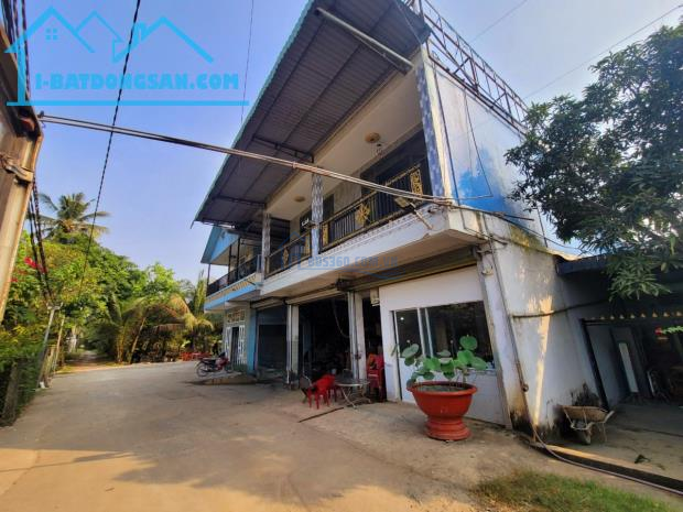 bán xưởng giá đầu tư (17.8x45m) 800m2 ở xã Hòa Khánh Đông, Đức Hòa, Long An giá 6.5 tỷ