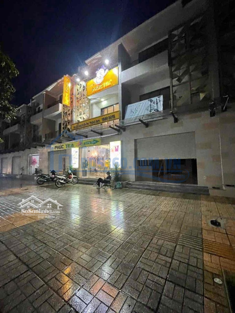 Cho Thuê Nhà Mặt Tiền Nguyên Căn(Shophouse) 200M2, Kcn Vsip 2