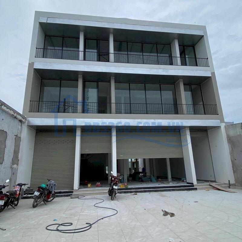 Cần cho thuê toà nhà văn phòng 3 lầu (1000m2) mặt tiền đường Trần công an kế bên chợ chí hùng