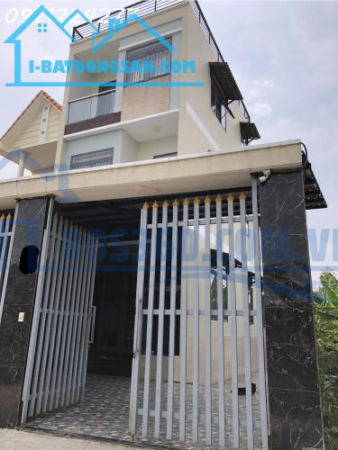 BÁN NHÀ 3 TẦNG - SIÊU RẺ - 333M2 NGANG 8.5M - ÔTÔ NGỦ  TRONG NHÀ - VĨNH PHÚ 2 - THUẬN AN