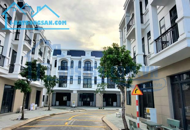 Giá bán Nhà Phố Shophouse Phước Điền MidtownTrung Tâm Tp Thuận An Giá Gốc Chủ Đầu Tư