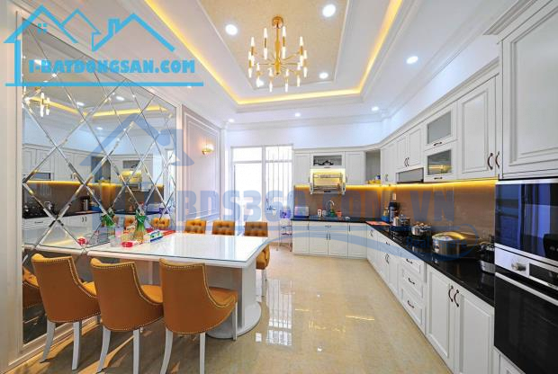 Bán Nhanh Nhà riêng Linh Trung, DT 115m2, 5T, HXH Tránh, Khu Siêu VIP ngay Vincom Thủ Đức