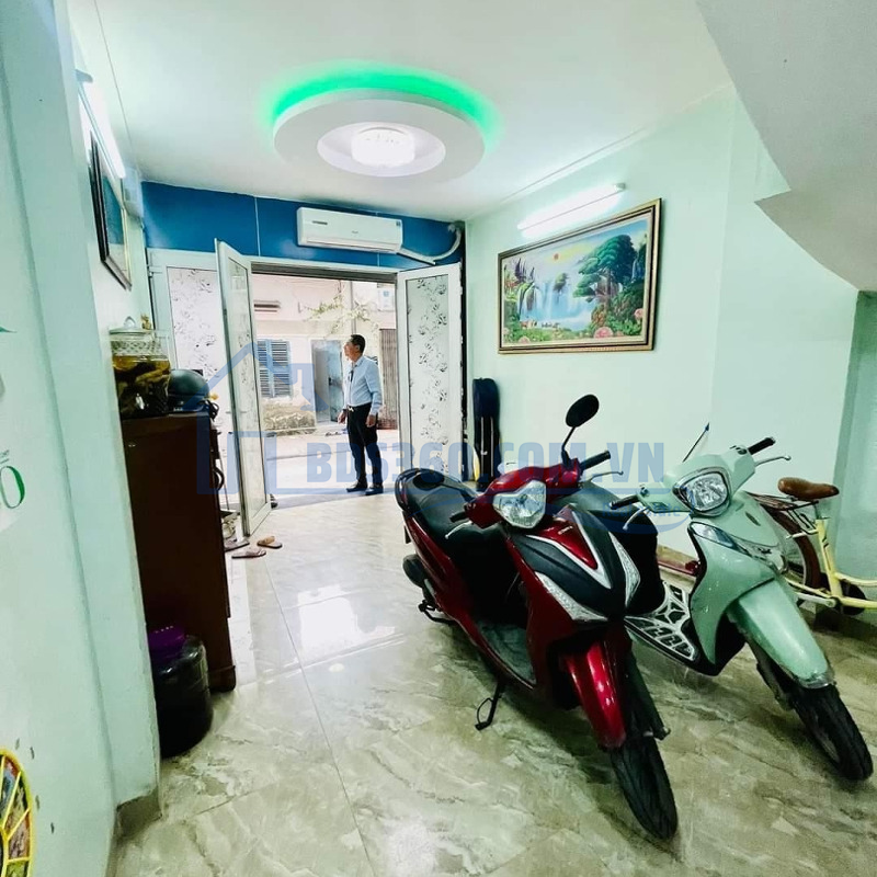 Bán Nhà Phân Lô Kim Giang Thanh Xuân 5 Tầng, Dt40, Vỉa Hè,Oto Vào Nhà Liên Hệ: 0986040159