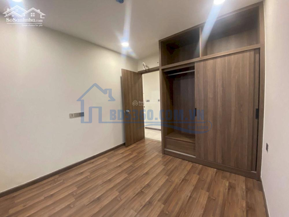 Cho thuê căn 3PN/102m2 Tầng cao. nôi thất cơ bản tại DeCapella Q2 giá 18.5 triệu/tháng