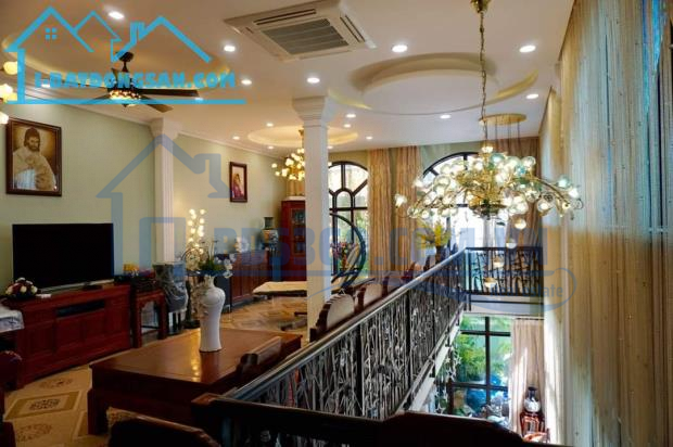 Biệt Thự ViLLa Nguyễn Trọng Tuyển, Tân Bình, 155m2, Ngang Hơn 9m, 5 Tầng, Nhỉnh 32 Tỷ