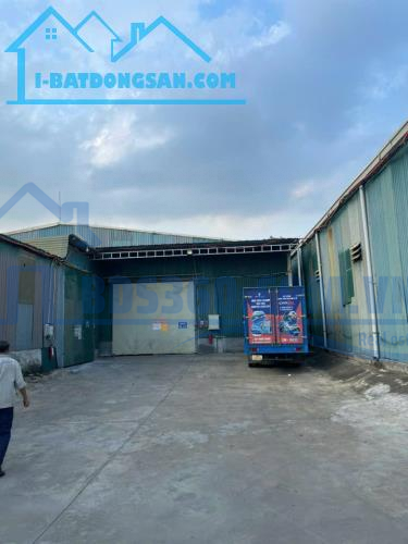 Cho thuê kho xưởng 900m2 2000m2 tại đường Quốc Lộ 32 gần CCN Lai Xá Hà Nội