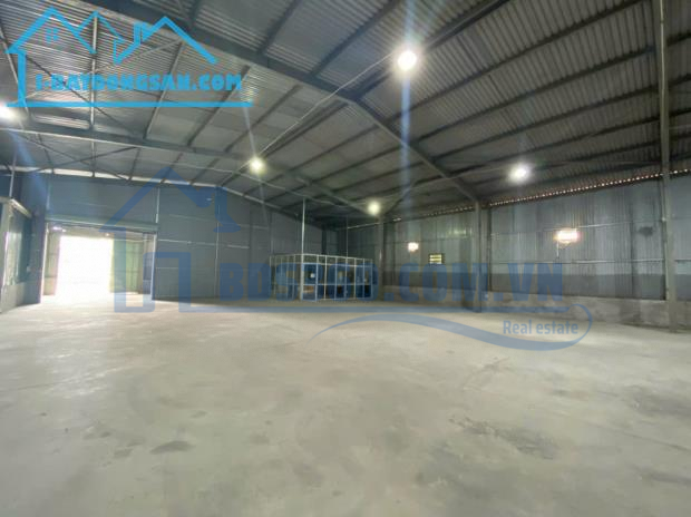 Cho thuê kho xưởng 900m2 2000m2 tại đường Quốc Lộ 32 gần CCN Lai Xá Hà Nội