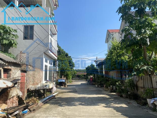 105m2 full thổ cư mặt tiền 6m đường 2 ô tô tránh nhau giá 1,6 tỷ tại Hoà Thạch Quốc Oai