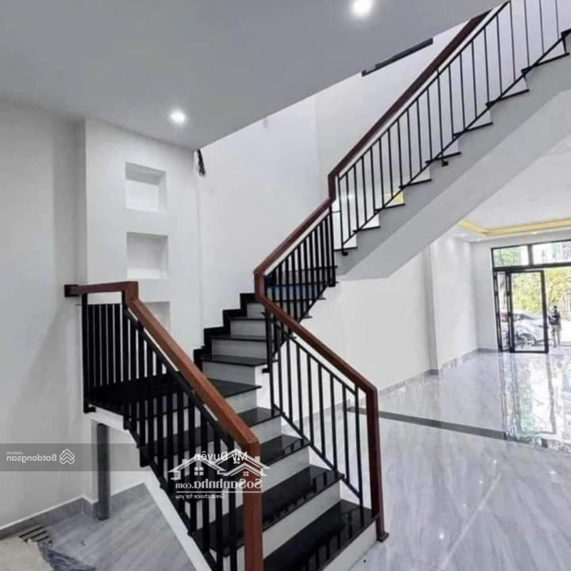 Cần Tiền Bán Gấp Căn Nhà 100M2, 1 Trệt 1 Lâu Ở Đường Tân Liêm, Bình Chánh, Sổ Hồng Riêng