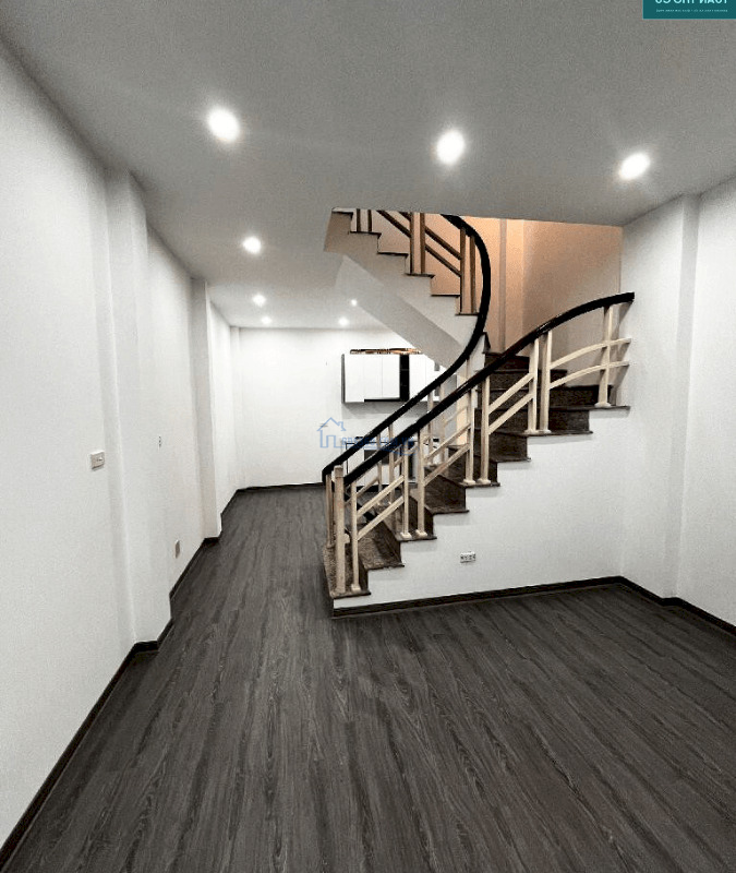 Cực hiếm nhà Lĩnh Nam, OTO vào nhà, Kinh Doanh, Lô Góc, 35m2, 5 Tầng, MT 3.9m, 5.25 Tỷ