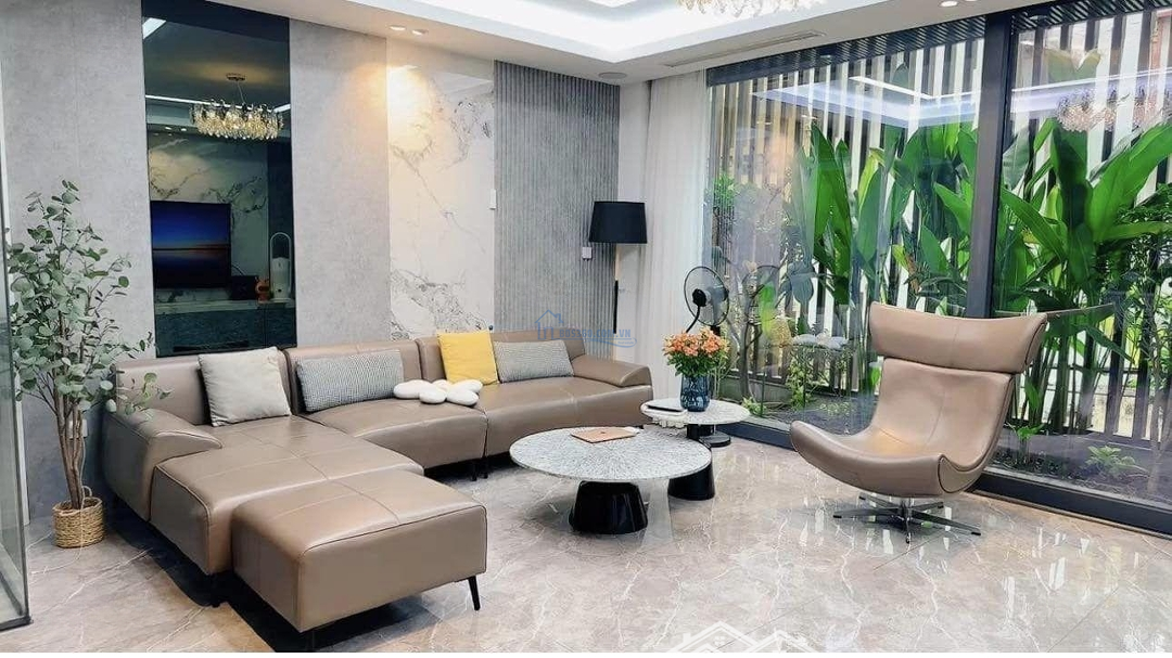 Bán Biệt Thự View Hồ 197M2 Thành Phố Giao Lưu, Lô 2 Mặt Đường, 43 Phạm Văn Đồng