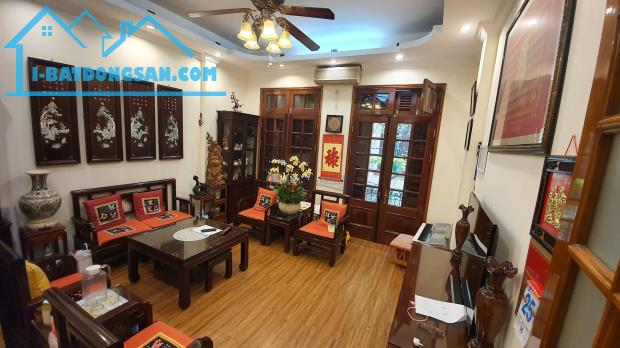 Bán nhà, Trung tâm, HA ĐÔNG. MẶT PHỐ 80m x5 Tâng x 5mt, 2 thoáng giá tốt CALL 0913781956