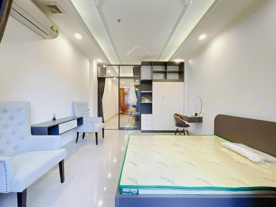 Căn Hộ Mặt Tiền - Ban Công - Thang Máy - Máy Giặt Riêng - Ngay Chợ Tân Định
