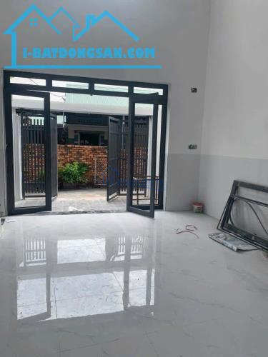 Bán nhà góc 2mặt tiền hẻm1,990tỷ,SHR thổcư,đường ôtô vào tận cửa,gần chợ và UBND-Tân Vạn