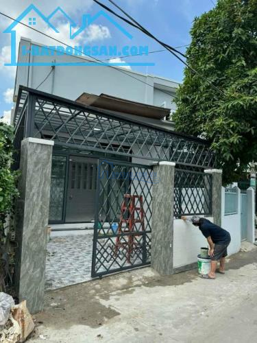 Nhà sổ riêng 1 trệt 1 lửng thổ cư 2.65 tỷ/72 m2 sân ô tô 3ph ngủ