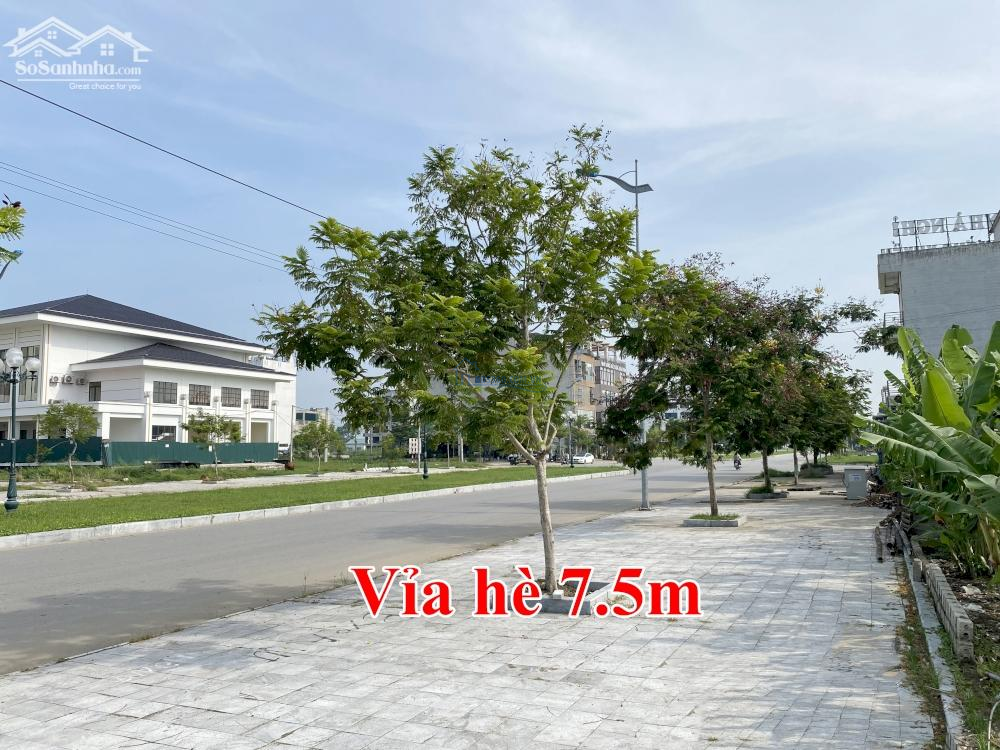 CHÍNH CHỦ NHỜ BÁN GẤP LÔ ĐẤT ĐƯỜNG 43M, CÁCH BIỂN SẦM SƠN 300M, CÁCH CÔNG VIÊN VUI CHƠI GIẢI TRÍ SUN WORLD 2KM, GIÁ RẺ NHẤT THỊ TRƯỜNG