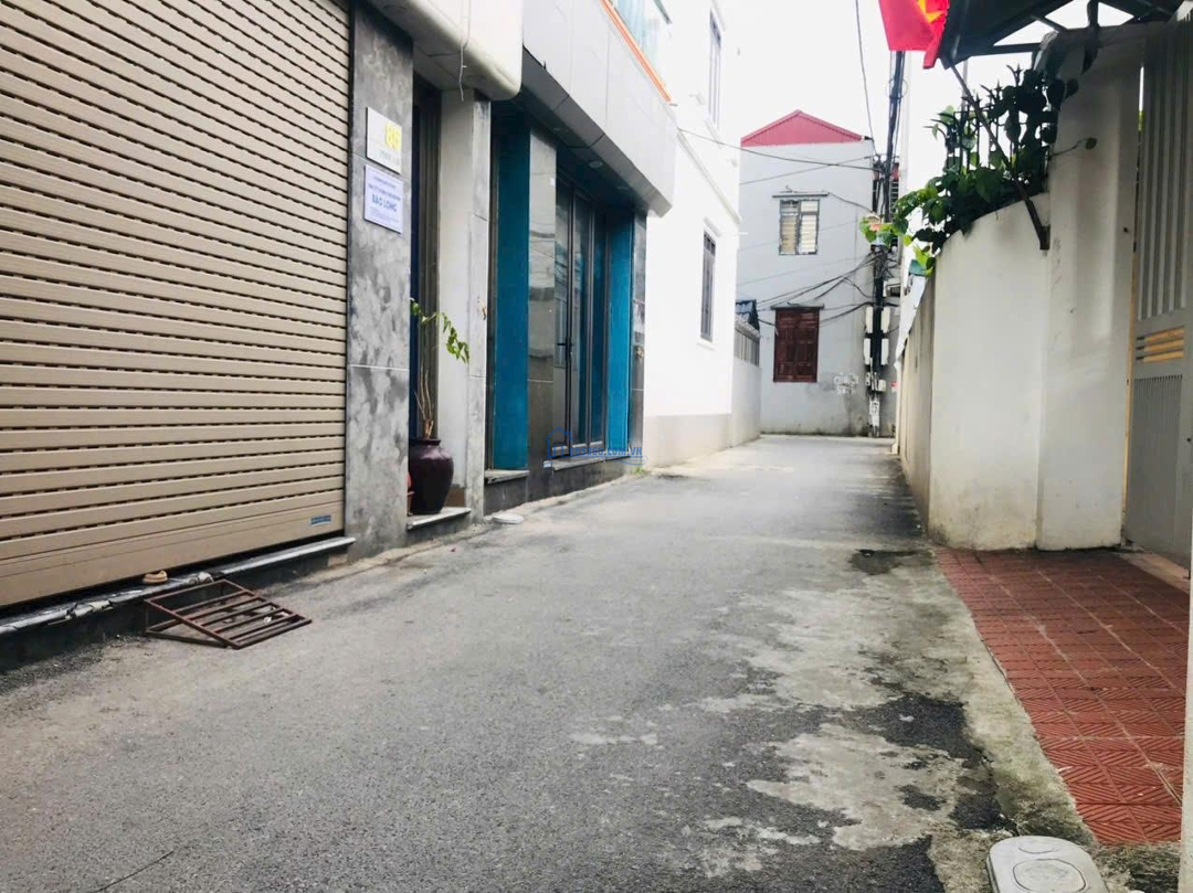 Bán Gấp Lô Đất Đẹp 2 Mặt Thoáng Vuông Vắn Đường Ô Tô 7 Chỗ Vàomặt Tiền5M X10M Tại Ngõ 303 Phúc Lợi, Lb
