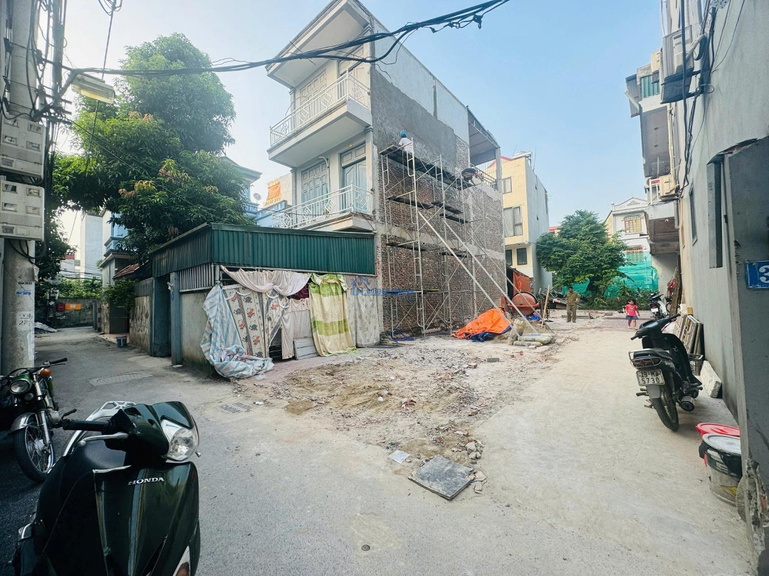 Bán Gấp Lô Đất Đẹp 2 Mặt Thoáng Vuông Vắn Đường Ô Tô 7 Chỗ Vàomặt Tiền5M X10M Tại Ngõ 303 Phúc Lợi, Lb