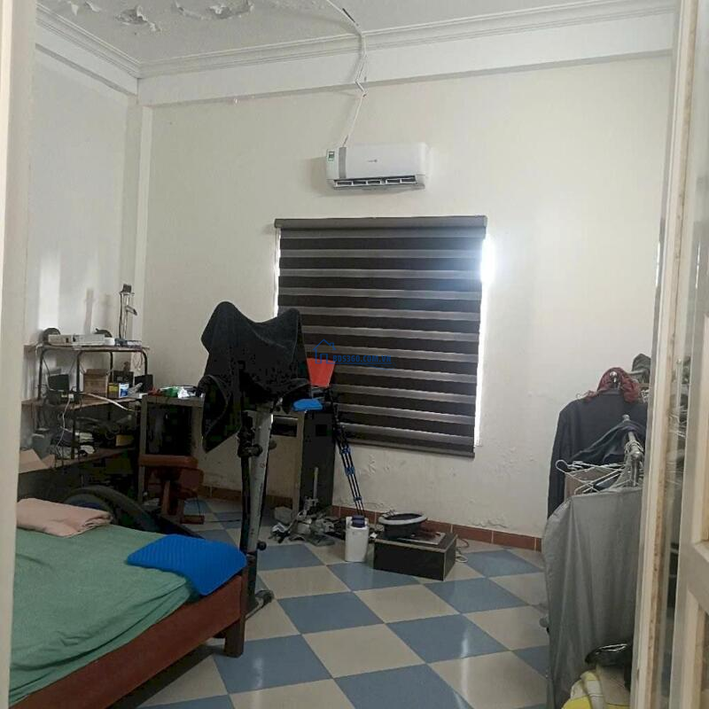 Giảm 5 tỷ. Bán nhà 3 tầng, MT Nguyễn Thông, diện tích 100m2, 11 tỷ.
