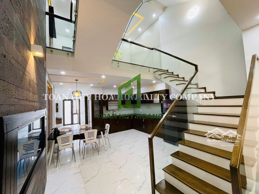 Nhà Đẹp Khu Nam Việt Á 5 Phòng Ngủ Full Nội Thất Có Sân Ô Tô