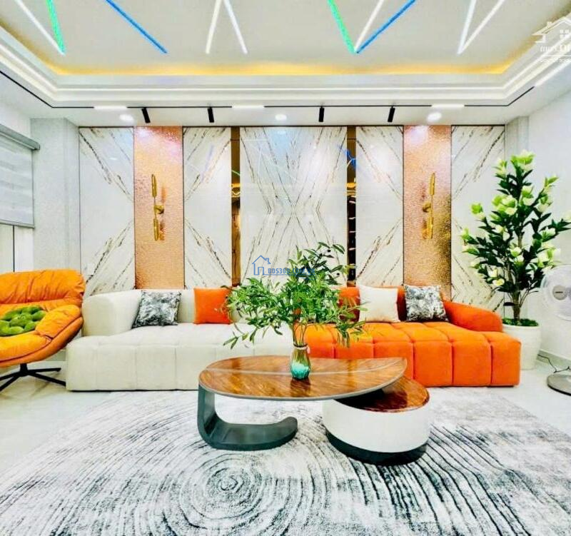 Bán nhà hẻm xe hơi Trần Quang Diệu, Phường 14, Quận 3, DT: 7x8m, 3 tầng, giá 8.1 tỷ