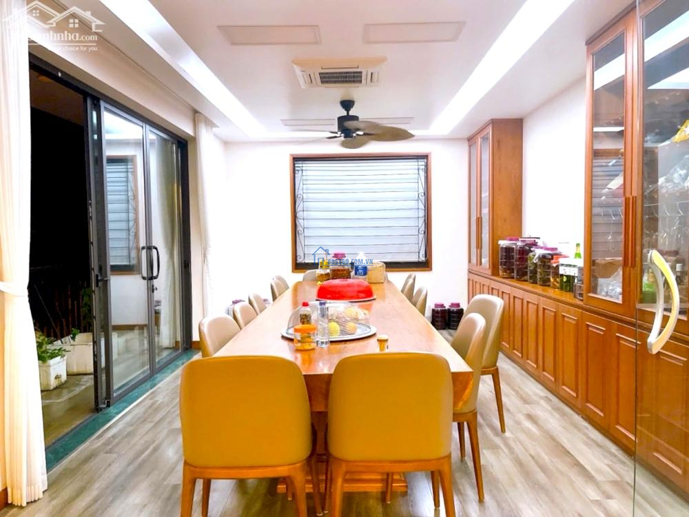 Bán Biệt thự Trung Kính 160m2, Ô tô tránh, 10m ra mặt phố