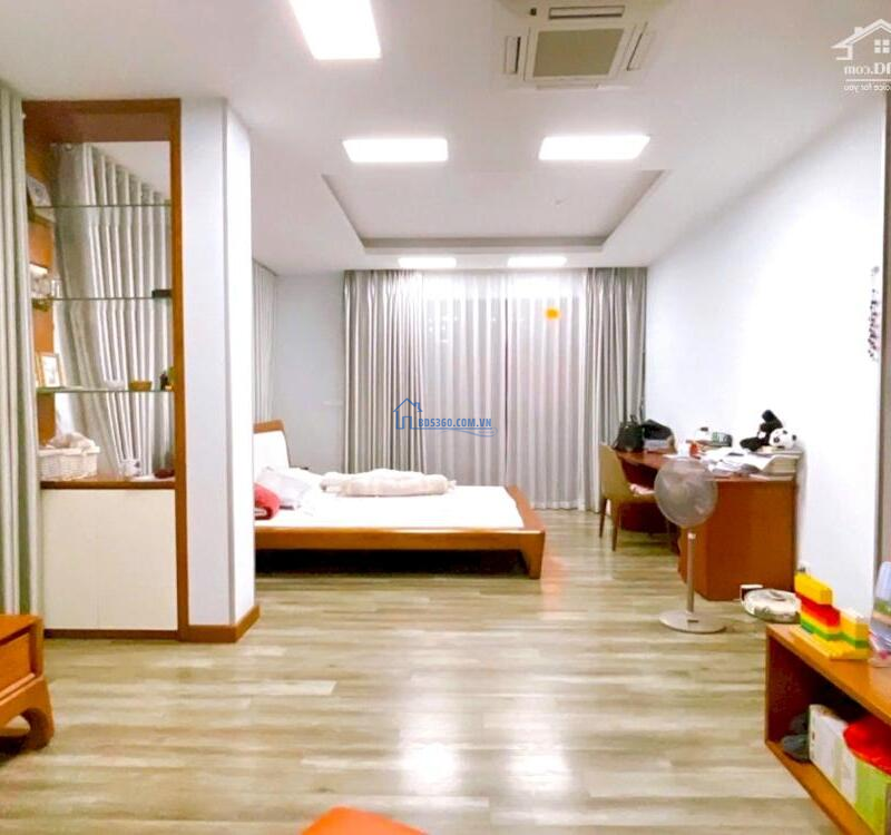 Bán Biệt thự Trung Kính 160m2, Ô tô tránh, 10m ra mặt phố