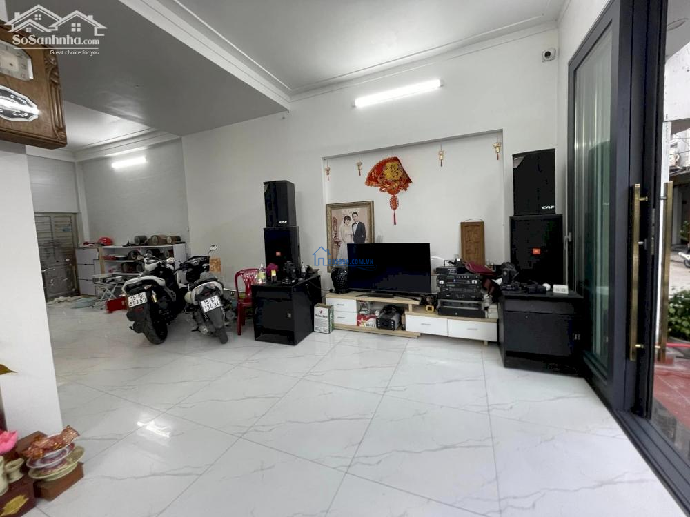 Nhà 3 tầng 52,6m2 ô tô đỗ cửa tại Trại Chuối, Hồng Bàng