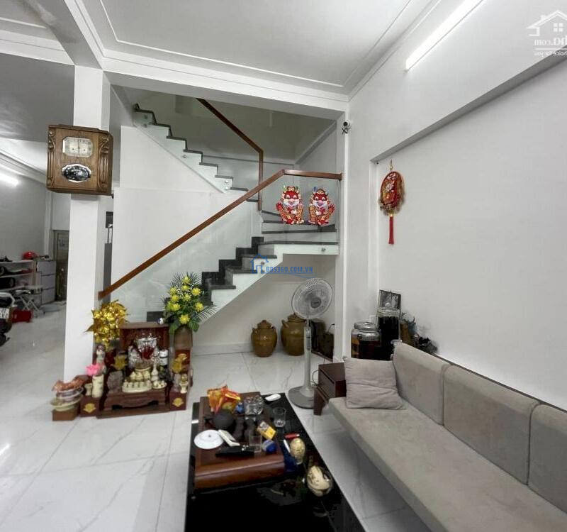 Nhà 3 tầng 52,6m2 ô tô đỗ cửa tại Trại Chuối, Hồng Bàng