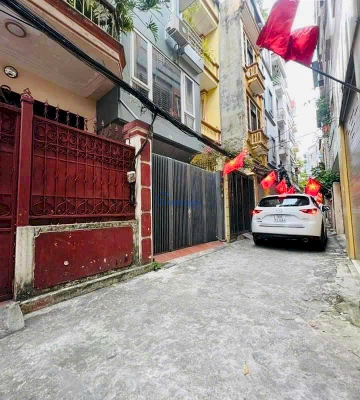 Bán nhà Đội Cấn, Ba Đình 34m2 - 5 tầng, ô tô đỗ cửa, lô góc, ngõ thông kinh doanh