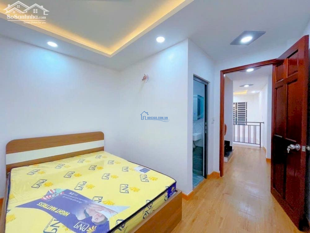 BÁN NHÀ ĐẸP 5 TẦNG - Hẻm Trước Nhà 4m -DT. 33,3 m2 - Gần Đường PHẠM VĂN ĐỒNG - BÌNH THẠNH - Chỉ Hơn 5 Tỷ.