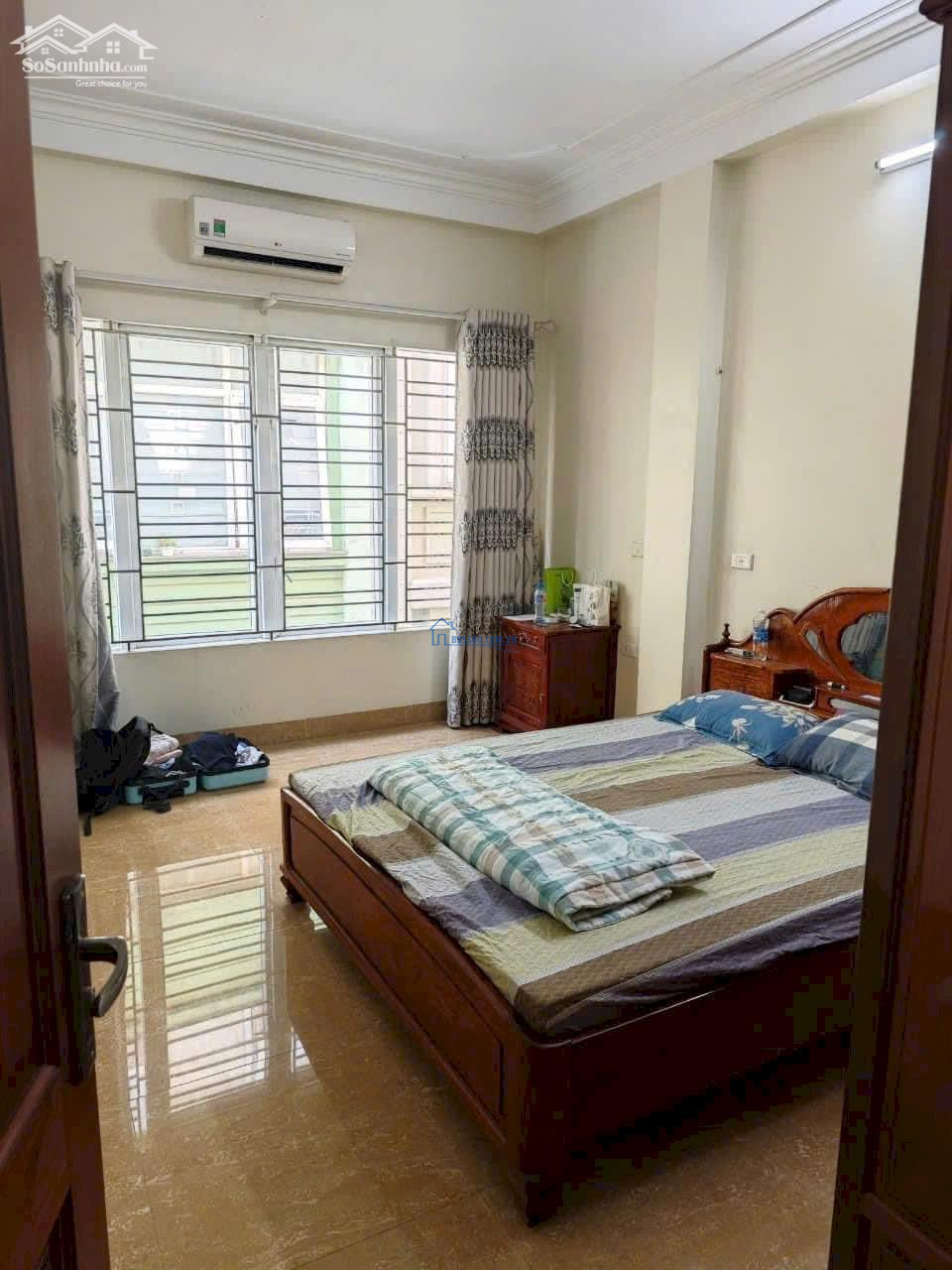 Cần bán nhà phân lô Trần Quốc Hoàn 40m2, 6t, tô tô tránh dừng đỗ ngày đêm