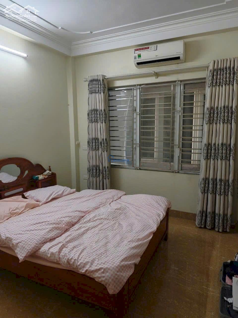 Cần bán nhà phân lô Trần Quốc Hoàn 40m2, 6t, tô tô tránh dừng đỗ ngày đêm
