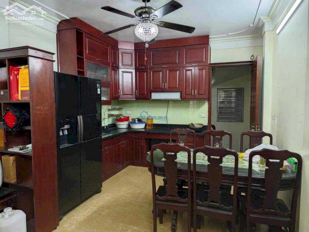 Cần bán nhà phân lô Trần Quốc Hoàn 40m2, 6t, tô tô tránh dừng đỗ ngày đêm