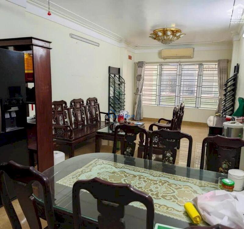 Cần bán nhà phân lô Trần Quốc Hoàn 40m2, 6t, tô tô tránh dừng đỗ ngày đêm