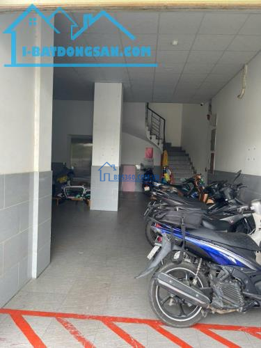 CHDV-7 Tầng, Sát TP HCM, Hẻm xe hơi, DT 120 triệu/tháng, DT365m2- Giá 16 tỷ TL