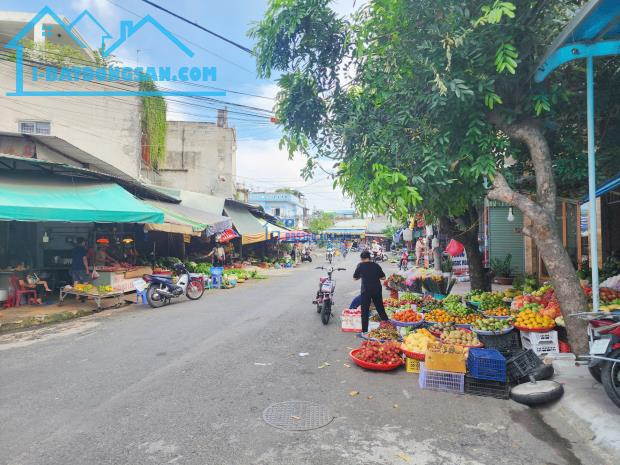 Căn góc 2 mặt tiền chợ, Thuận An, 200m2 đất, 3 tầng 6PN, 3 Kiot dòng tiền 400 triệu