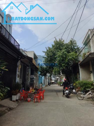 BÁN NHÀ TRƯỜNG CHINH, QUẬN 12, HẺM XE TẢI, THÔNG, 64M2 CHỈ NHỈNH 4 TỶ