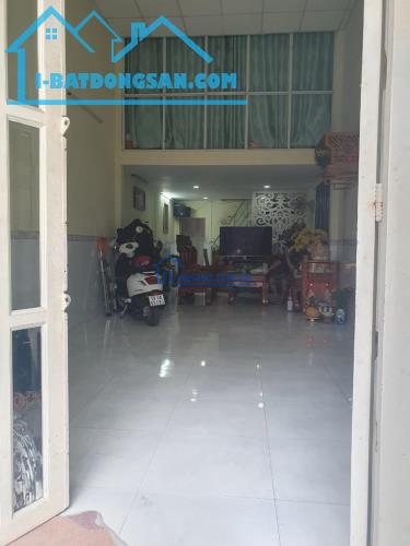 BÁN NHÀ TRƯỜNG CHINH, QUẬN 12, HẺM XE TẢI, THÔNG, 64M2 CHỈ NHỈNH 4 TỶ
