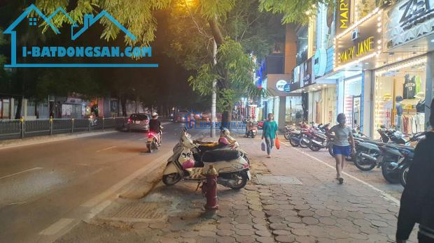 ⭐️ Mặt Phố VIP Chùa Bộc, Đống Đa, Lô góc, Vị trí đẹp, 65m2 6T MT 4m, Chỉ 32.5 Tỷ⭐️