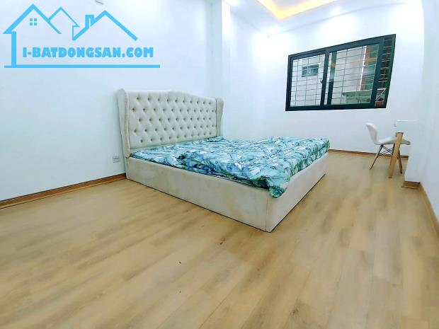 Bán nhà Kim Mã Thượng, Ba Đình, Dt 40m x5t, mt 3,5m. Giá 5,2 tỷ.