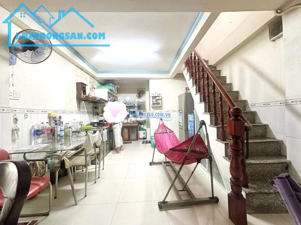 BÁN NHÀ MẶT TIỀN QUẬN 6 KHU ẨM THỰC - VỊ TRÍ ĐẮC ĐỊA NGAY CHỢ CÂY GÕ - 10TỶ
