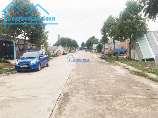 CHÍNH CHỦ SANG GẤP CĂN NHÀ GẦN KCN MỸ PHƯỚC 3 ĐẤT SÁT QUỐC LỘ 13