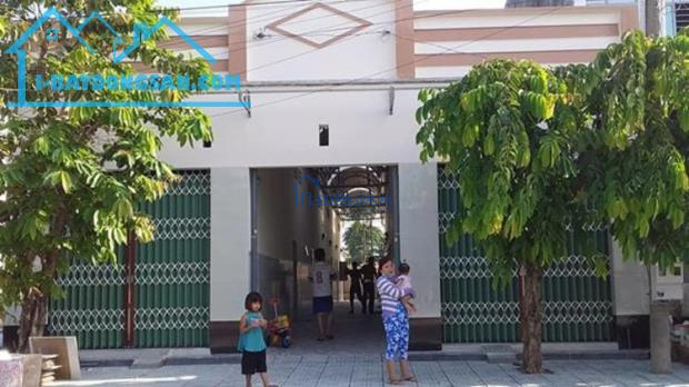 Kẹt tiền kinh doanh sang lại 14 phòng trọ mới xây 2 năm sổ hồng, gần chợ thu nhập ổn định