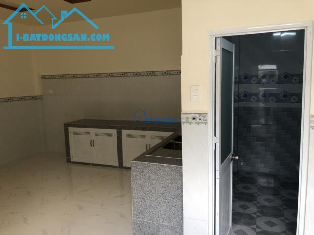 Kẹt tiền kinh doanh sang lại 14 phòng trọ mới xây 2 năm sổ hồng, gần chợ thu nhập ổn định