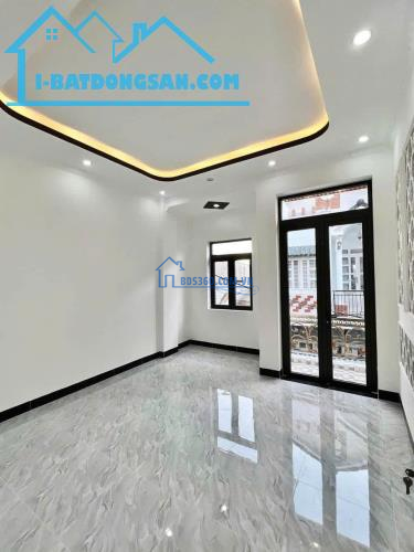 Bán nhà 1 trệt 2 lầu mặt tiền DT743A An Phú Thuận An Bình Dương