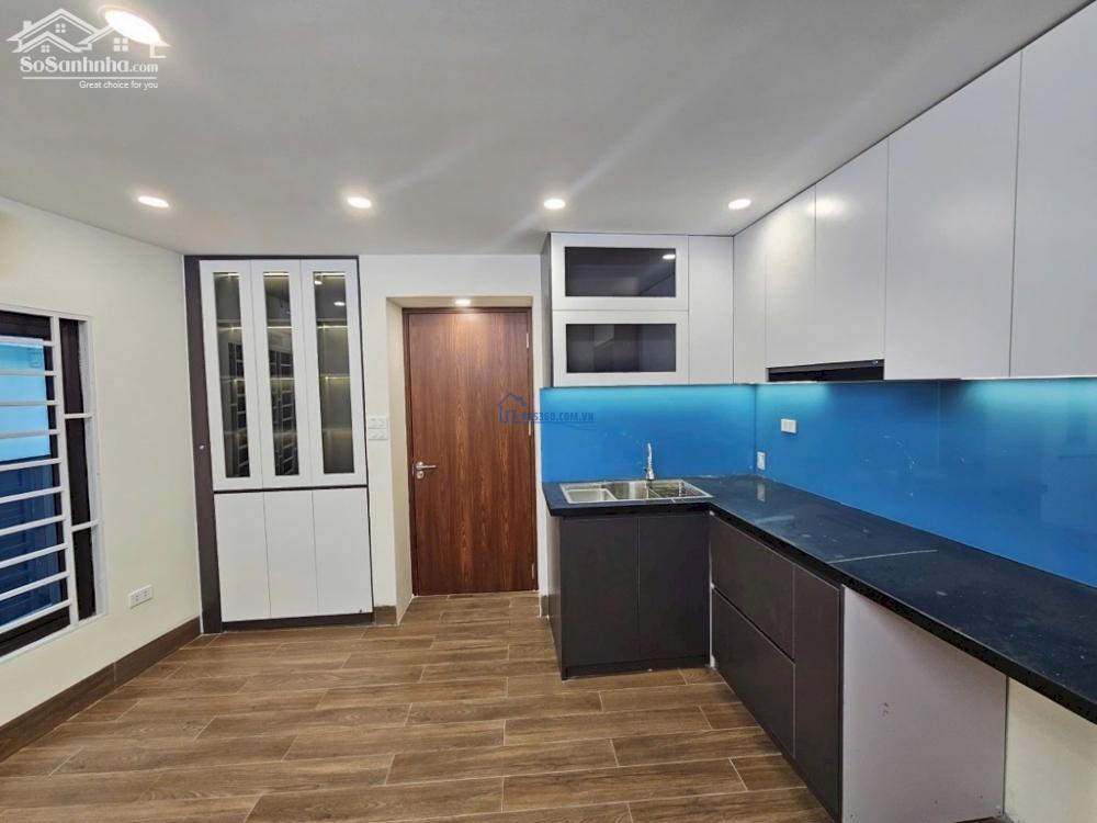 Bán nhà phố Nguyễn Sơn - Long Biên, nhà 6 tầng, giá siêu hấp dẫn!