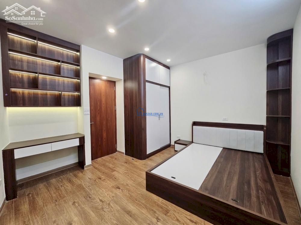 Bán nhà phố Nguyễn Sơn - Long Biên, nhà 6 tầng, giá siêu hấp dẫn!
